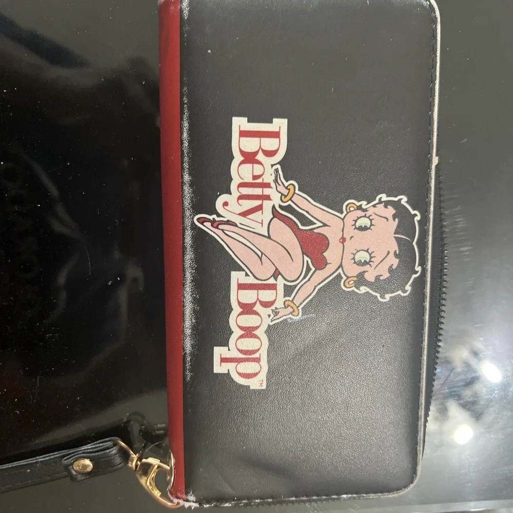 Betty Boop Authentic Zipper Wristlet Wallet Purse Red Black Money Card Tote